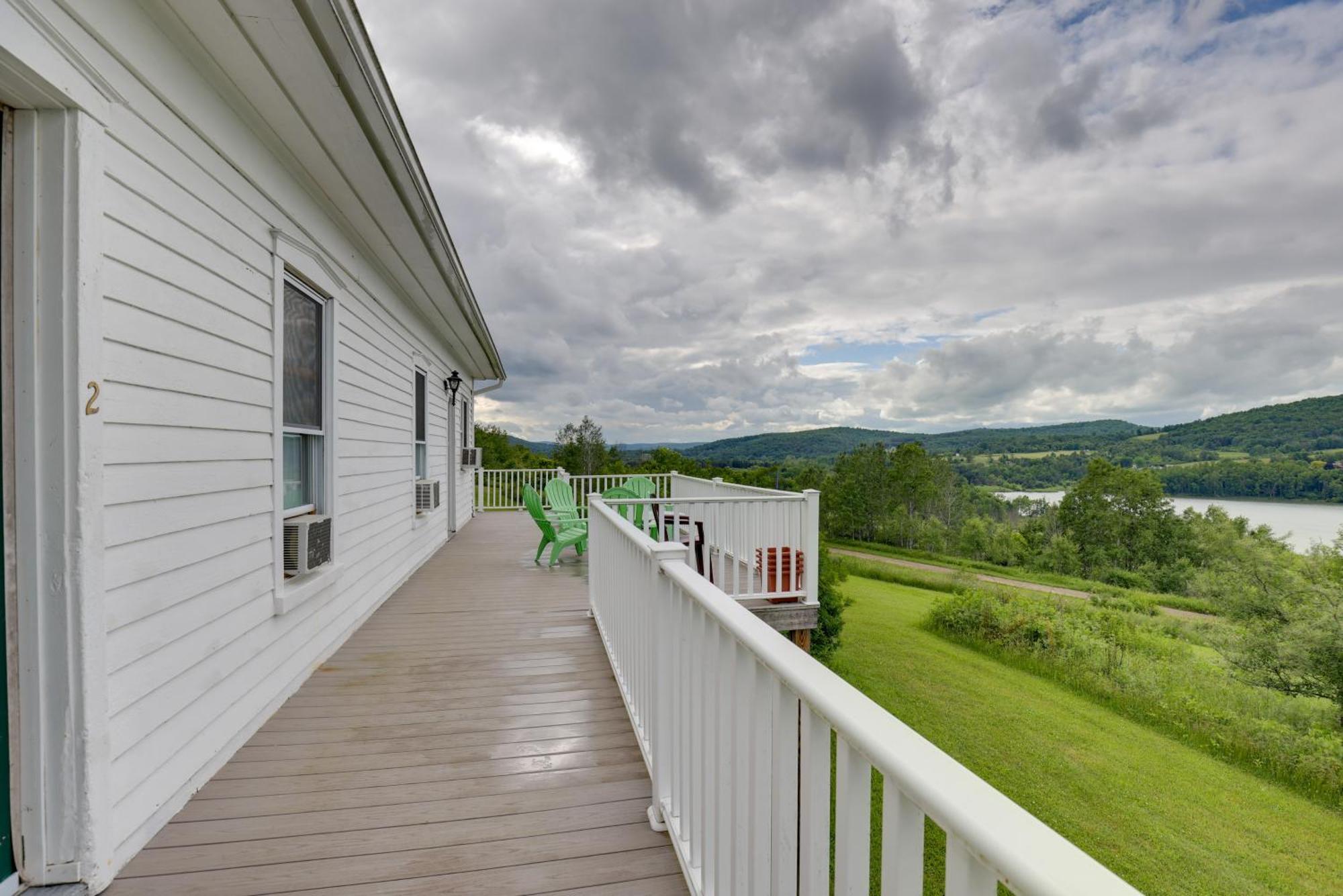 Lawrenceville Apartment With Deck Near Gaming Lands! Exteriér fotografie