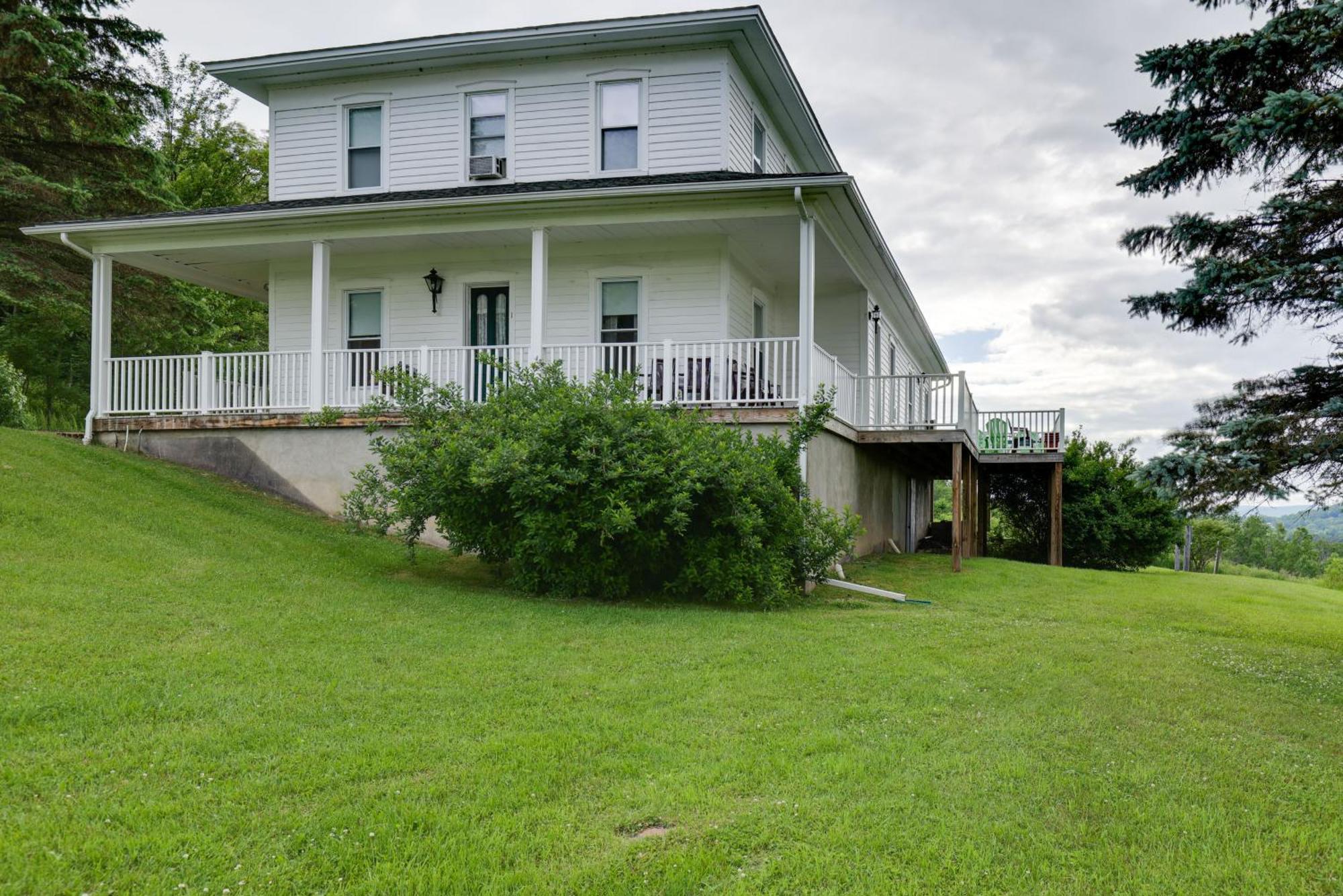 Lawrenceville Apartment With Deck Near Gaming Lands! Exteriér fotografie